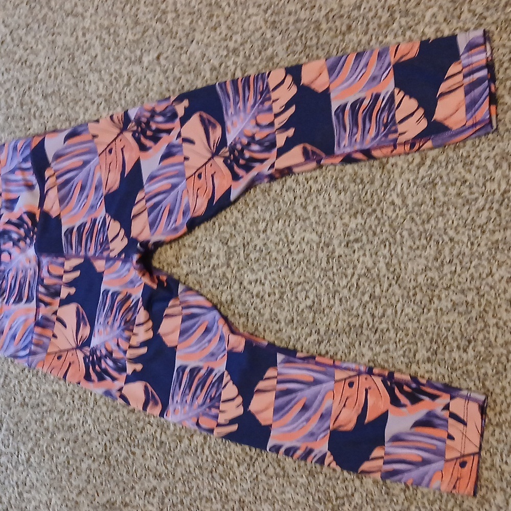 Nike Women's Dri-FIT Printed Cropped Full Length Leggings - Picture 6 of 11